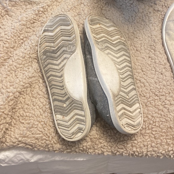 Madden NYC Knotted Sneaker 8.5 - Picture 2 of 3